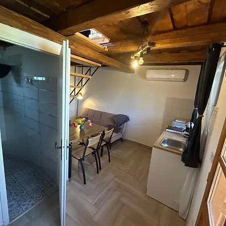 شقة Harom Dio Vendeghaz