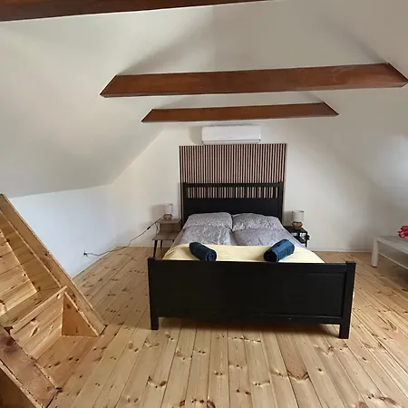 Harom Dio Vendeghaz شقة Nyim